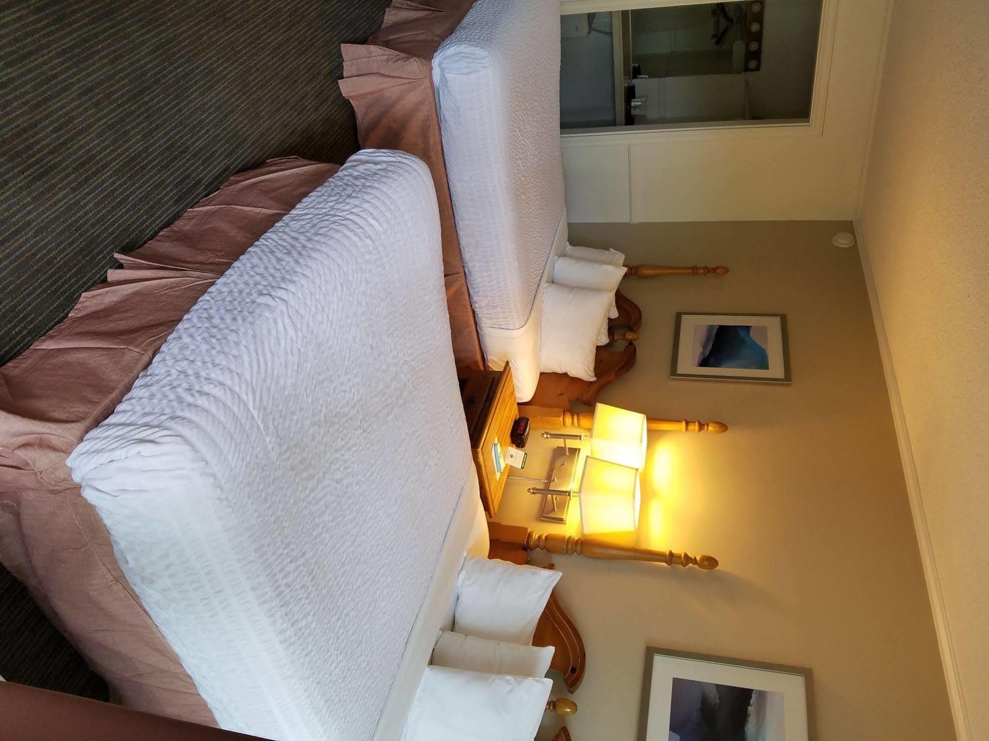 Laguna Beach Lodge Bagian luar foto