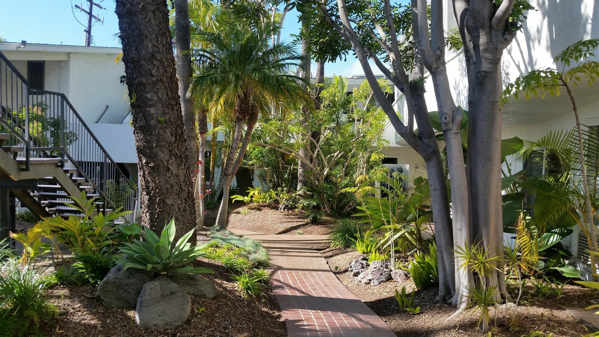 Laguna Beach Lodge Bagian luar foto