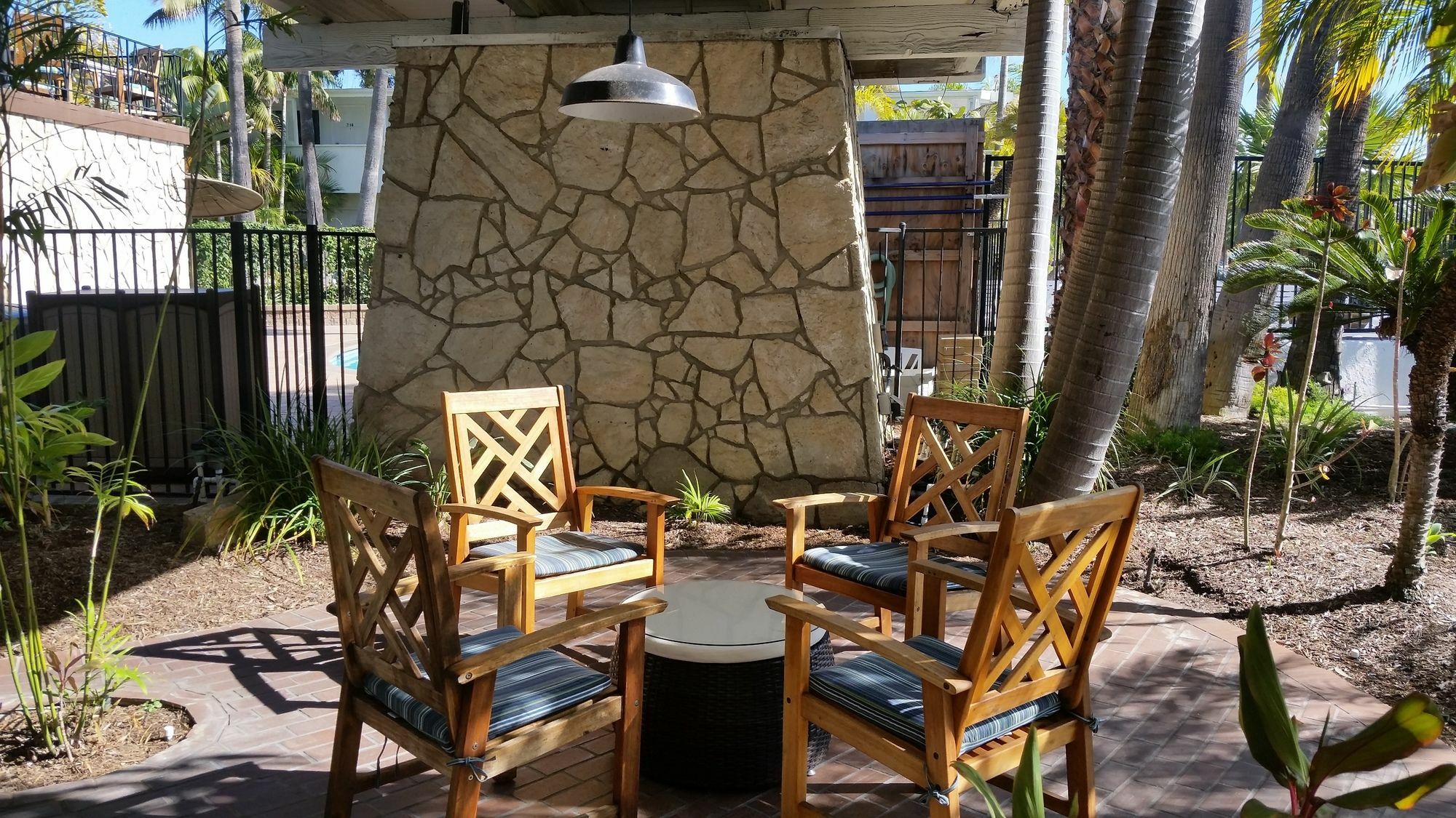 Laguna Beach Lodge Bagian luar foto
