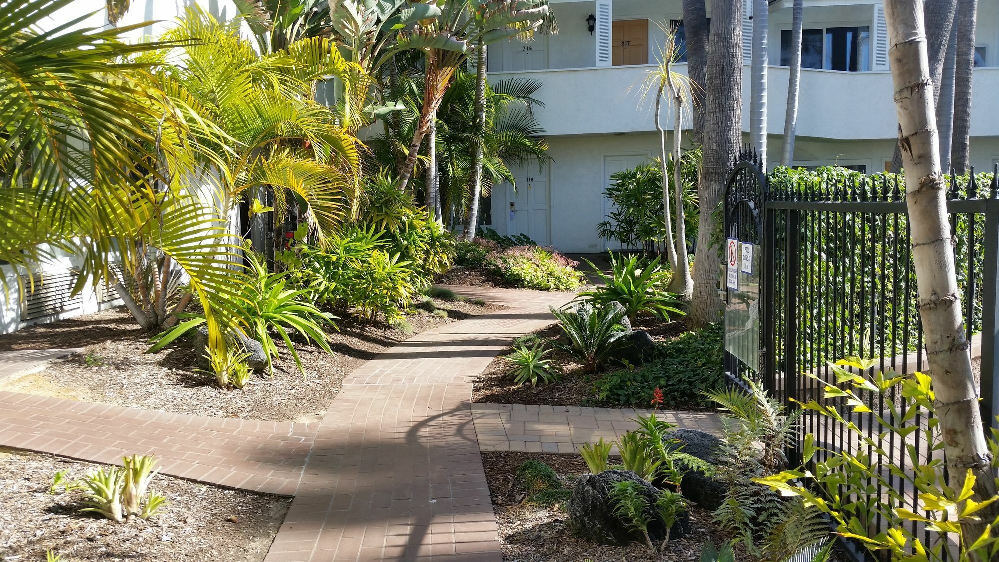 Laguna Beach Lodge Bagian luar foto
